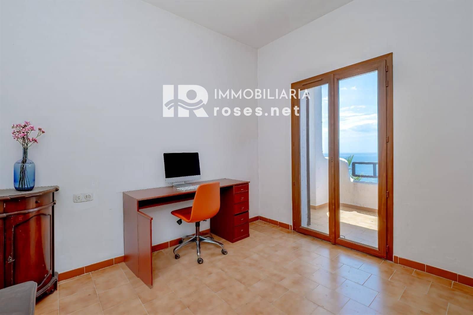 5 bedroom Villa for sale in Roses - € 970,000 (Ref: 9968619)