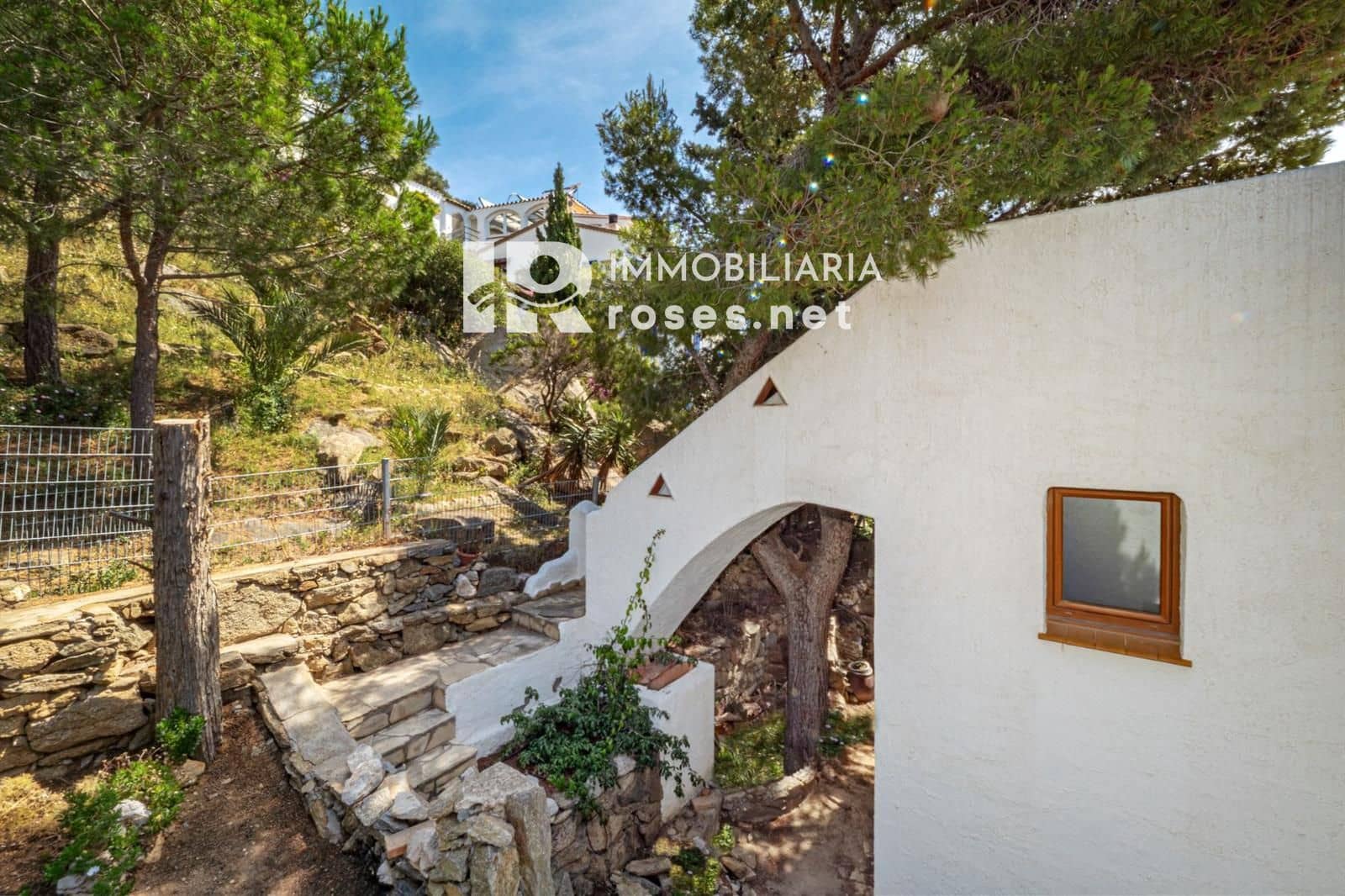 5 bedroom Villa for sale in Roses - € 970,000 (Ref: 9968619)