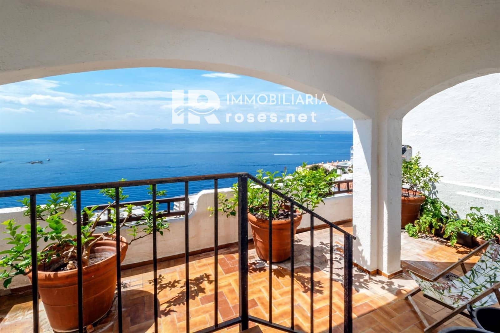 5 bedroom Villa for sale in Roses - € 970,000 (Ref: 9968619)