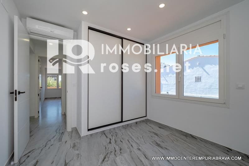 2 bedroom Flat for sale in Empuriabrava - € 249,000 (Ref: 9968620)