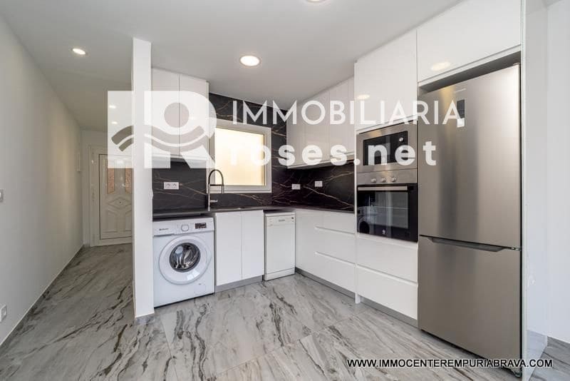 2 bedroom Flat for sale in Empuriabrava - € 249,000 (Ref: 9968620)