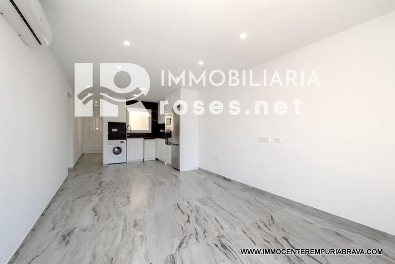 2 bedroom Flat for sale in Empuriabrava - € 249,000 (Ref: 9968620)