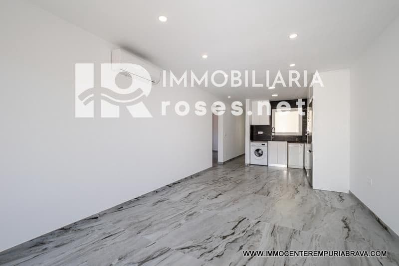 2 bedroom Flat for sale in Empuriabrava - € 249,000 (Ref: 9968620)