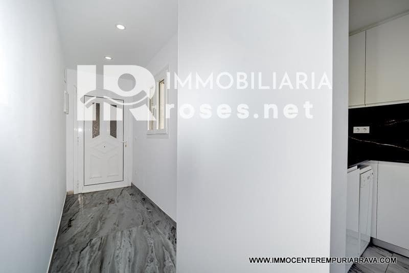 2 bedroom Flat for sale in Empuriabrava - € 249,000 (Ref: 9968620)