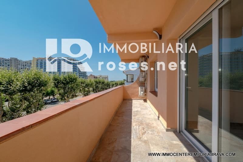 2 bedroom Flat for sale in Empuriabrava - € 249,000 (Ref: 9968620)