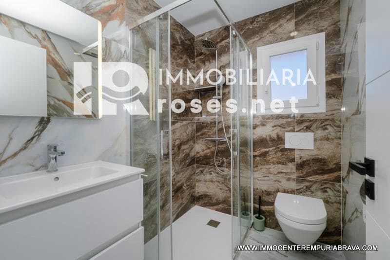 2 bedroom Flat for sale in Empuriabrava - € 249,000 (Ref: 9968620)
