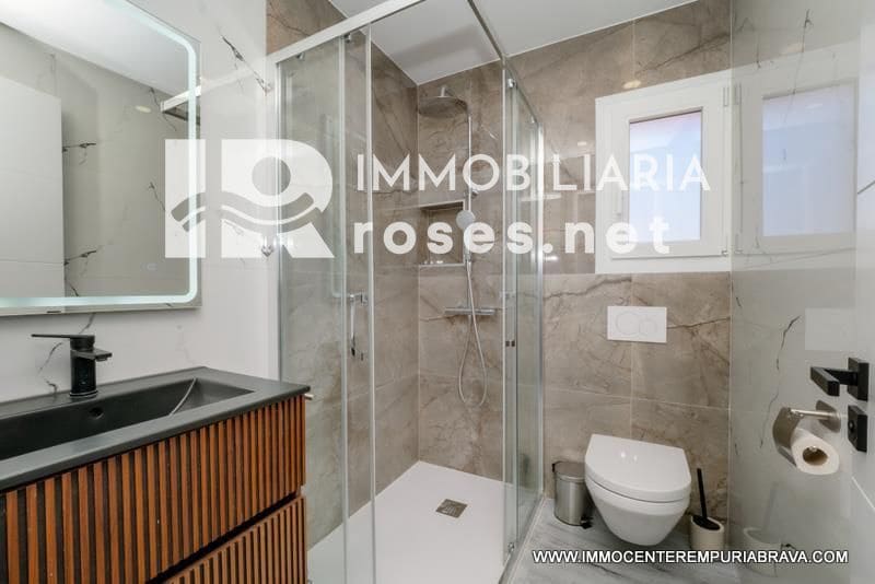 2 bedroom Flat for sale in Empuriabrava - € 249,000 (Ref: 9968620)