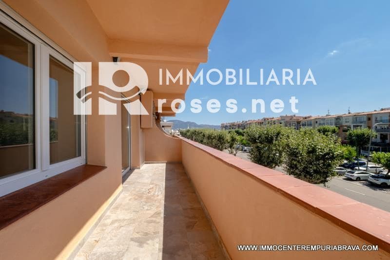 2 bedroom Flat for sale in Empuriabrava - € 249,000 (Ref: 9968620)