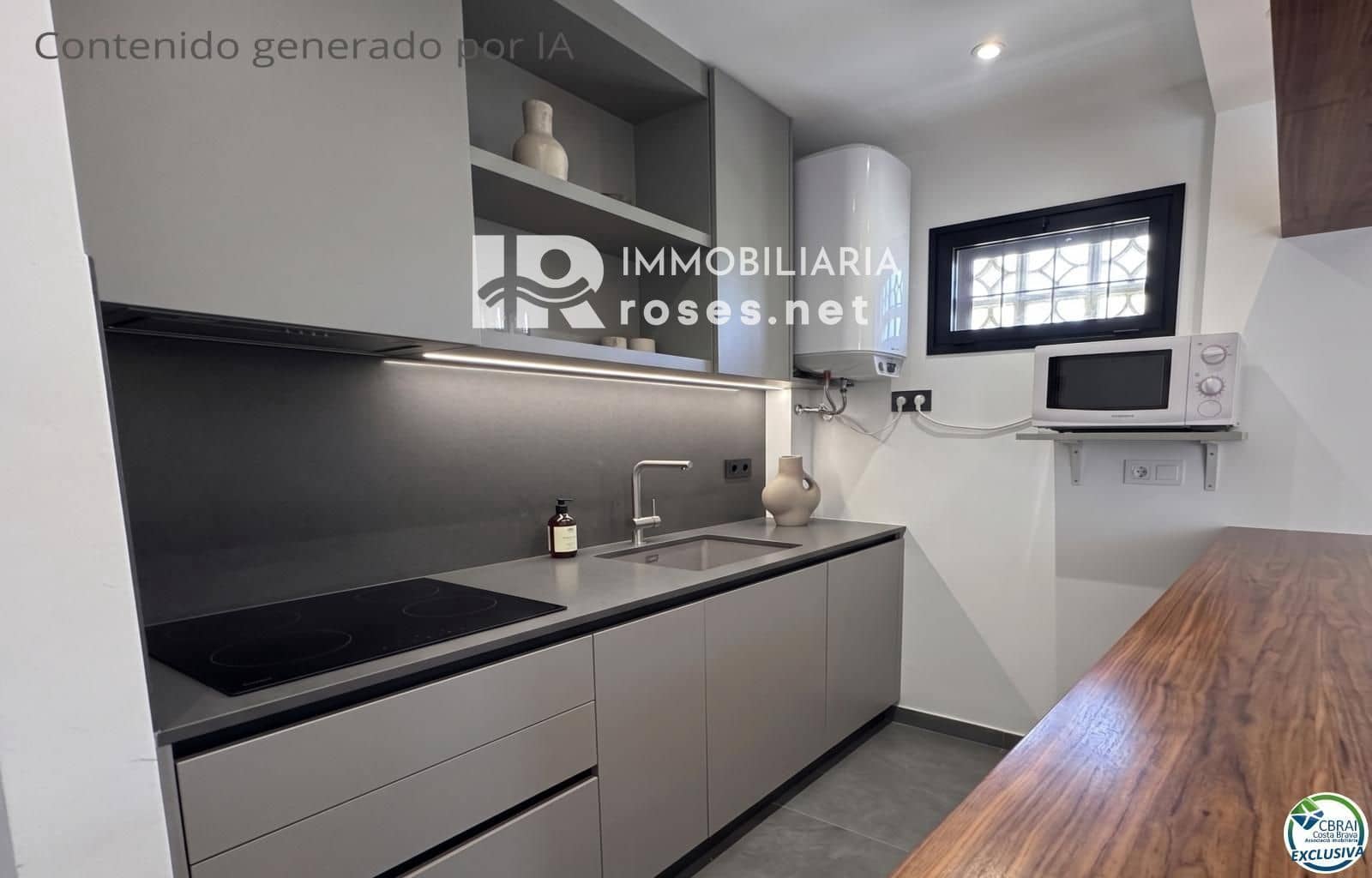2 bedroom Townhouse for sale in Roses - € 178,000 (Ref: 9975675)