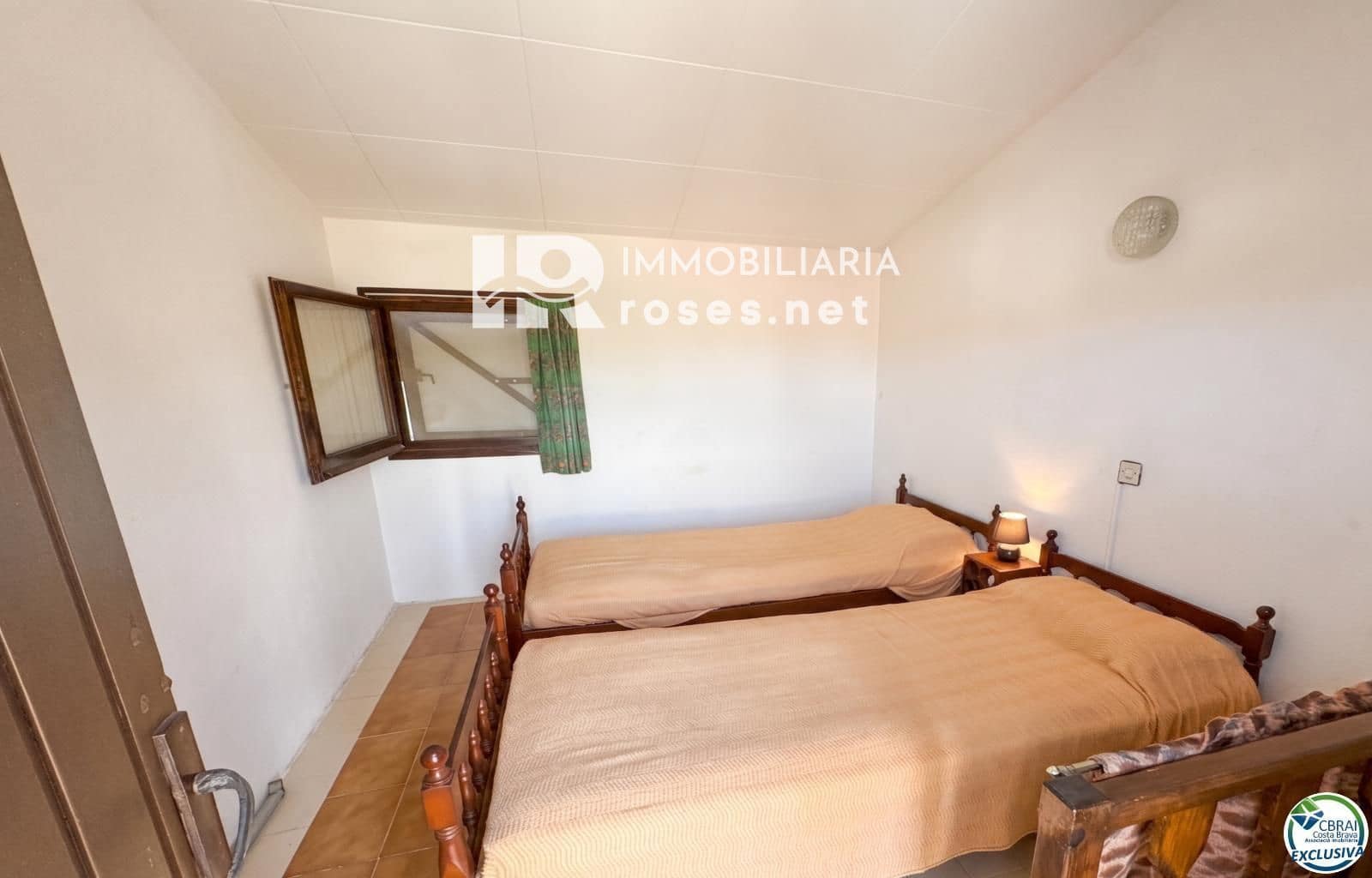 2 bedroom Townhouse for sale in Roses - € 178,000 (Ref: 9975675)