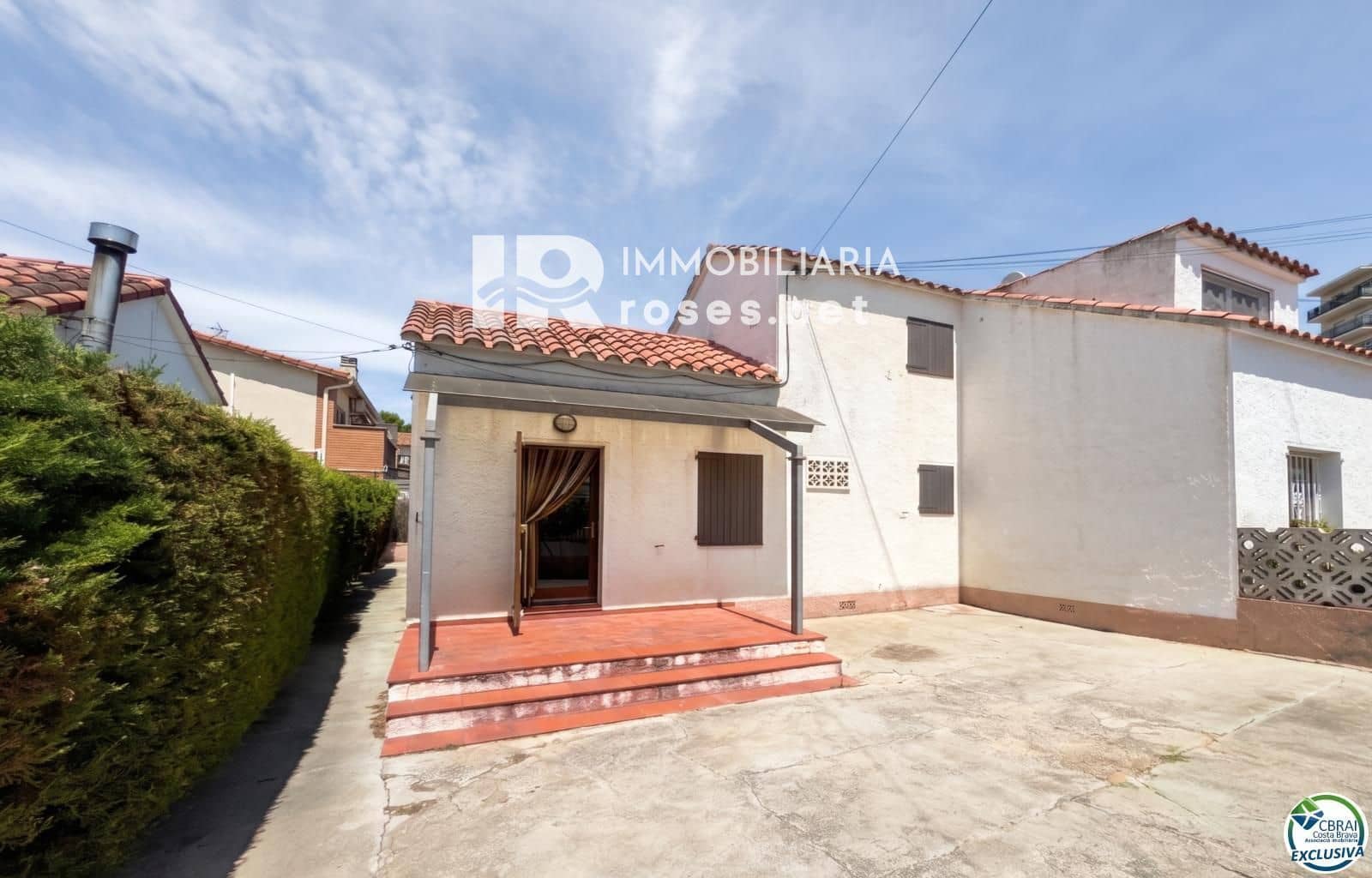 2 bedroom Townhouse for sale in Roses - € 178,000 (Ref: 9975675)