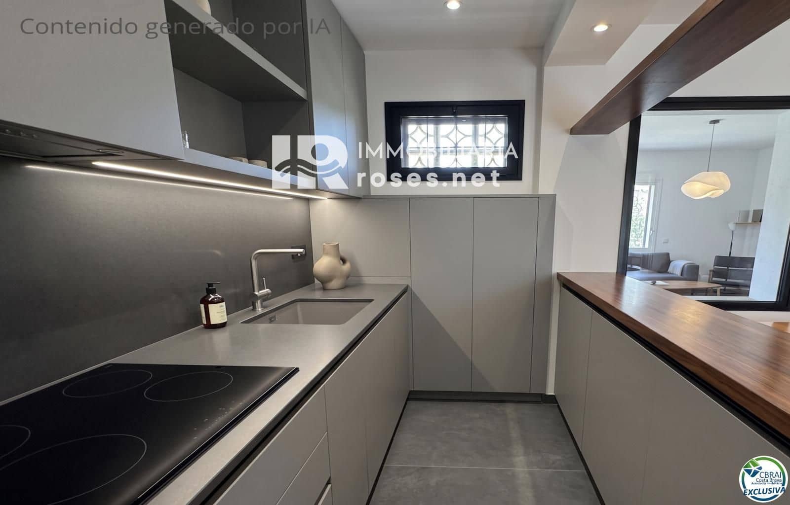 2 bedroom Townhouse for sale in Roses - € 178,000 (Ref: 9975675)