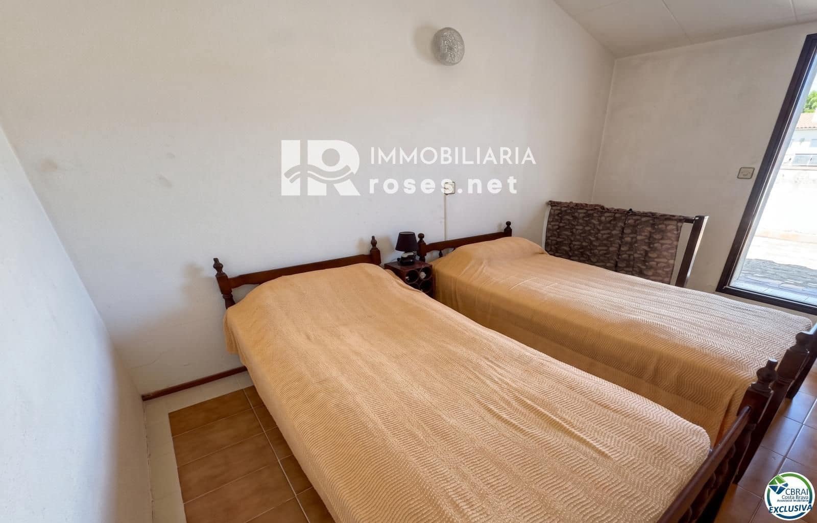 2 bedroom Townhouse for sale in Roses - € 178,000 (Ref: 9975675)
