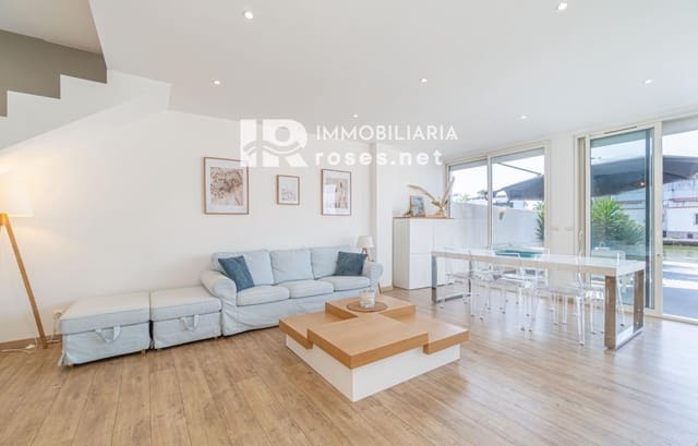3 sypialnia Willa na sprzedaż w Santa Margarida, Roses z basenem garażem - 670 000 € (Ref: 9989866)