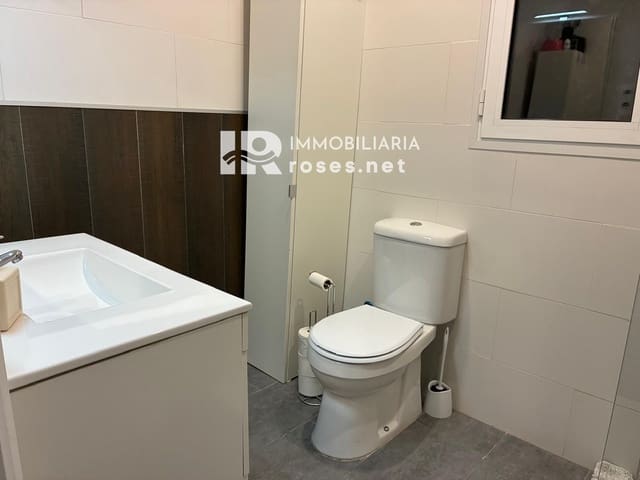 Piso de 3 habitaciones en Roses en venta - 189.000 € (Ref: 9990906)