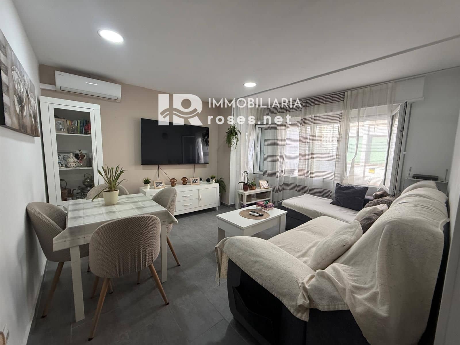 3 bedroom Flat for sale in Roses - € 189,000 (Ref: 9990906)