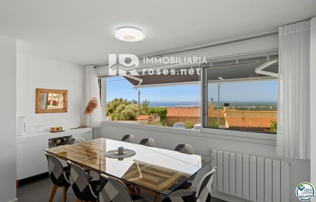 Chalet de 3 habitaciones en El Mas Fumats, Roses en venta con piscina garaje - 489.000 € (Ref: 9998972)