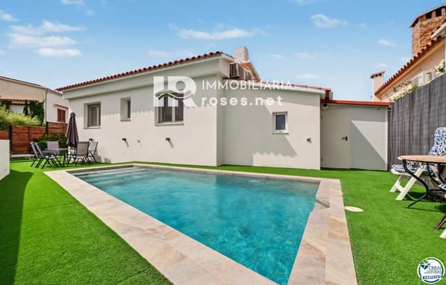 Chalet de 3 habitaciones en El Mas Fumats, Roses en venta con piscina garaje - 489.000 € (Ref: 9998972)
