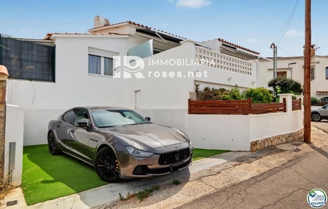 Chalet de 3 habitaciones en El Mas Fumats, Roses en venta con piscina garaje - 489.000 € (Ref: 9998972)
