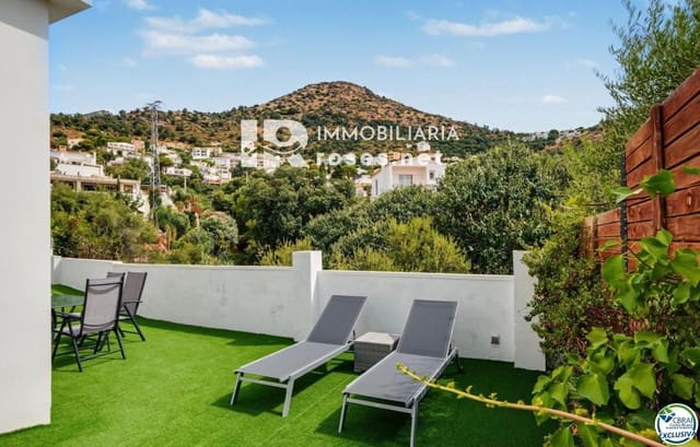 Chalet de 3 habitaciones en El Mas Fumats, Roses en venta con piscina garaje - 489.000 € (Ref: 9998972)