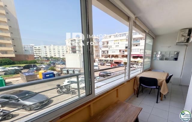 Piso en Santa Margarida, Roses en venta con piscina - 155.000 € (Ref: 9998973)
