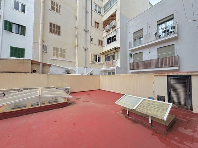 6 bedroom Commercial for sale in Palma de Mallorca - € 1,070,000 (Ref: 9029358)