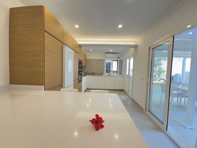 4 bedroom Townhouse for sale in Santa Eugènia with pool - € 565,000 (Ref: 9190860)