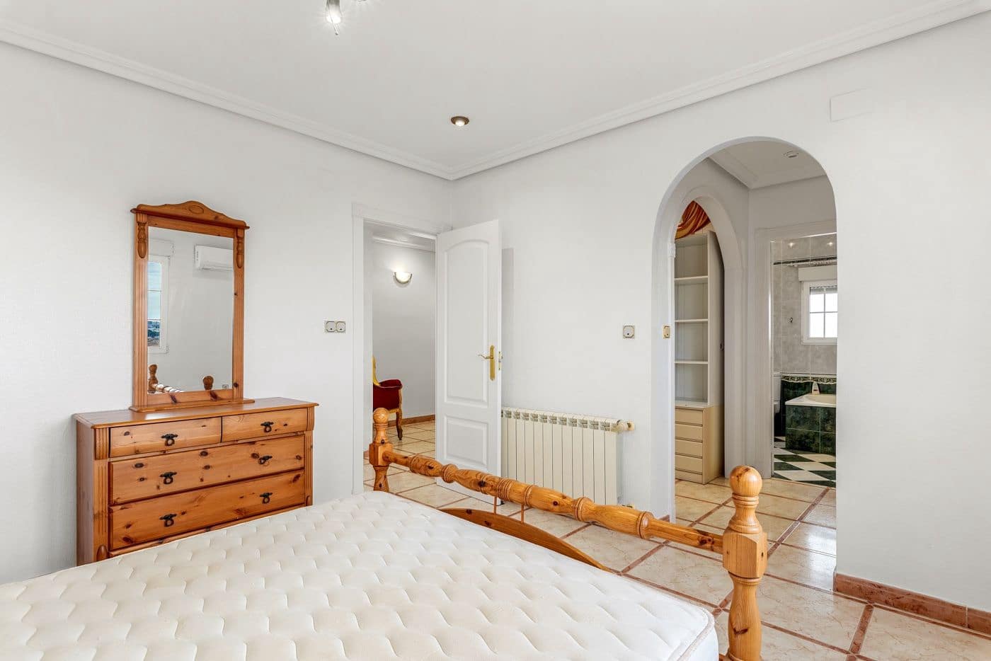 4 camera da letto Villa in vendita in Torrevieja con piscina garage - 689.000 € (Rif: 9409413)