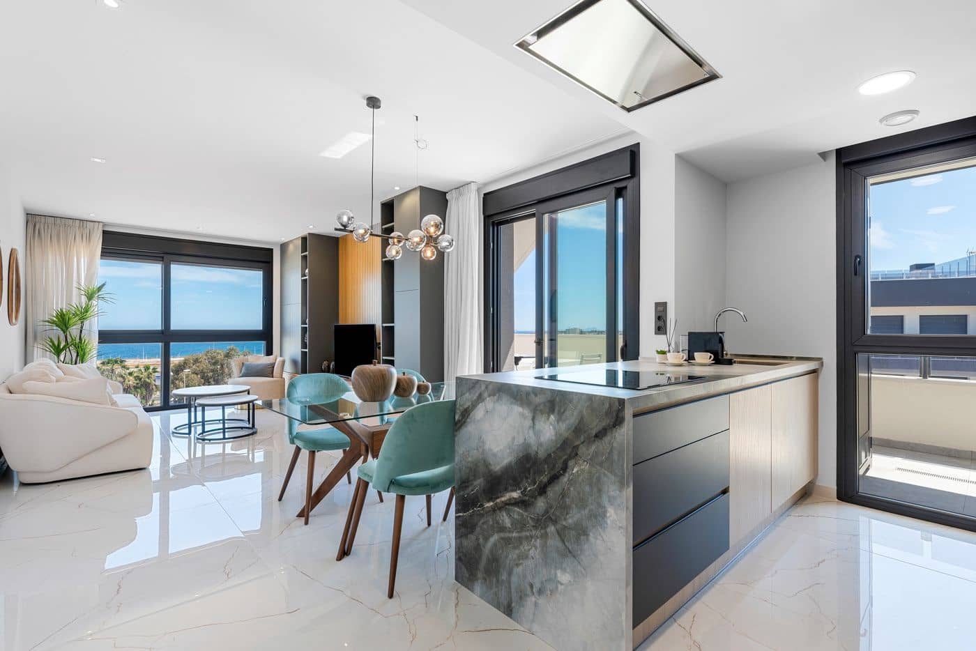 3 sypialnia Penthouse na sprzedaż w Orihuela Costa z basenem garażem - 990 000 € (Ref: 9409417)