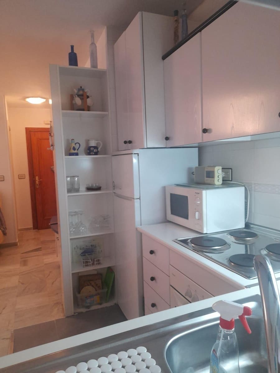 1 makuuhuone Asunto vuokrattavana paikassa Torrevieja mukana 
autotalli - 550 € (Ref: 9409425)