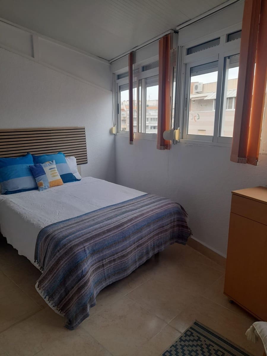 1 makuuhuone Asunto vuokrattavana paikassa Torrevieja mukana 
autotalli - 550 € (Ref: 9409425)
