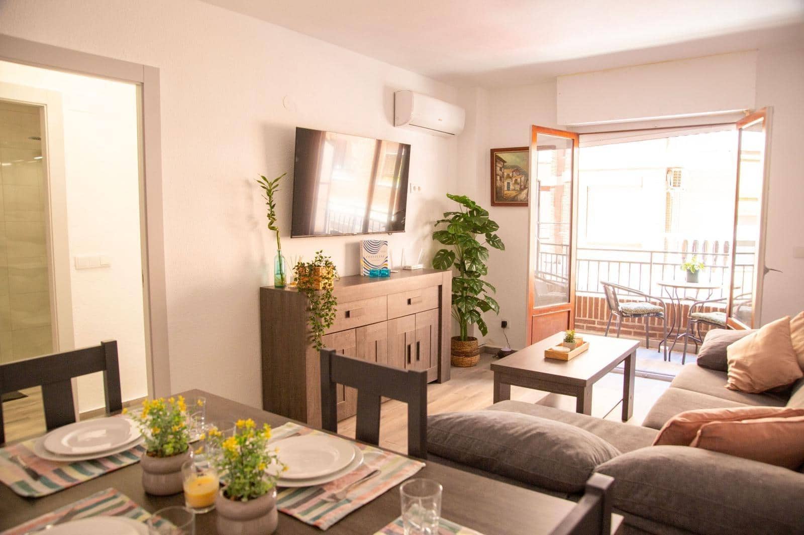 2 sypialnia Mieszkanie do wynajęcia w Torrevieja - 1 100 € (Ref: 9409429)