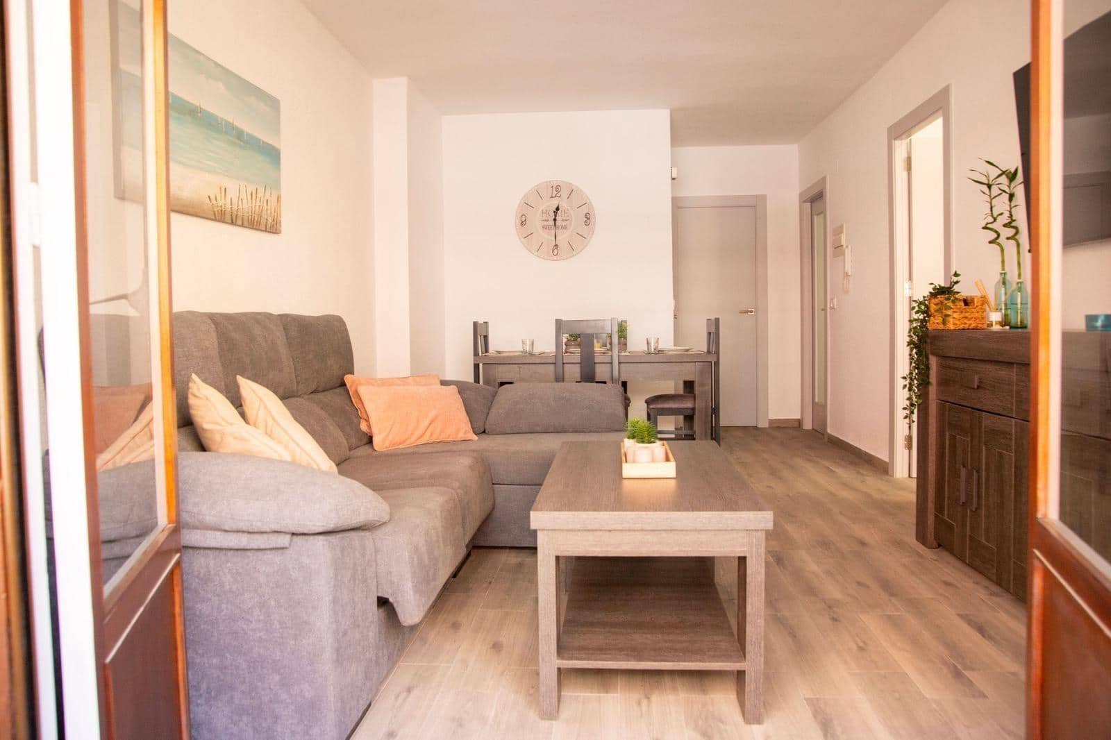 2 sypialnia Mieszkanie do wynajęcia w Torrevieja - 1 100 € (Ref: 9409429)