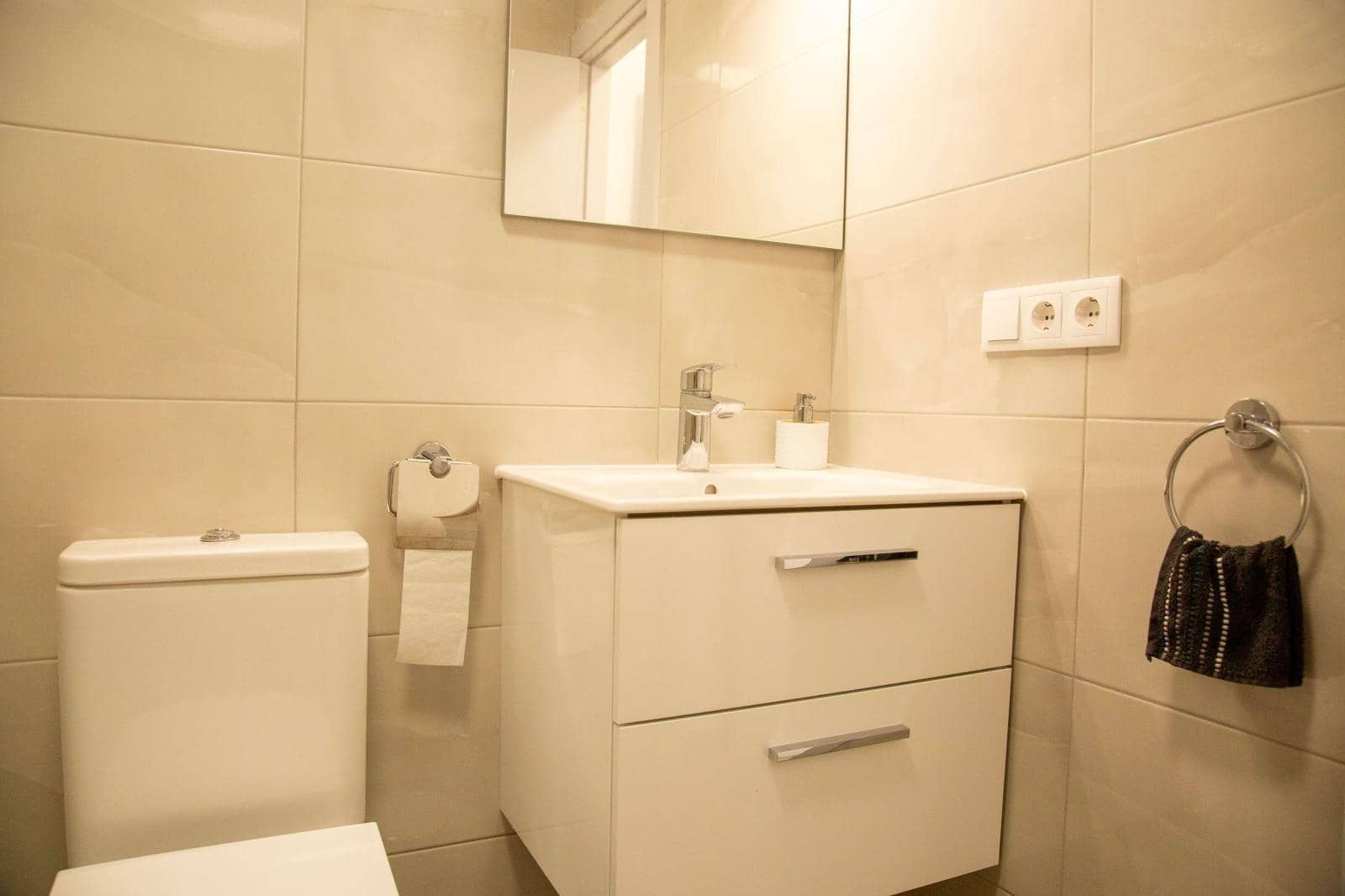 2 sypialnia Mieszkanie do wynajęcia w Torrevieja - 1 100 € (Ref: 9409429)