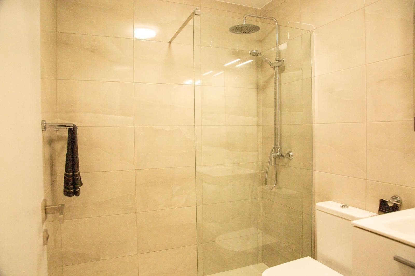 2 sypialnia Mieszkanie do wynajęcia w Torrevieja - 1 100 € (Ref: 9409429)