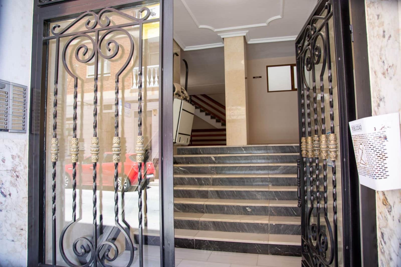 2 sypialnia Mieszkanie do wynajęcia w Torrevieja - 1 100 € (Ref: 9409429)