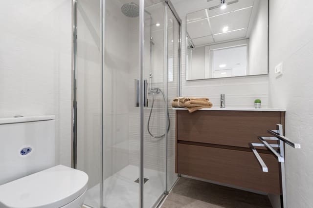 2 makuuhuone Bungalow myytävänä paikassa Lo Pagan, San Pedro del Pinatar mukana uima-altaan 
autotalli - 245 000 € (Ref: 9409432)