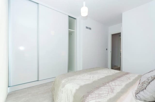 3 makuuhuone Huvila myytävänä paikassa El Chaparral - La Siesta - La Torreta, Torrevieja mukana uima-altaan - 369 000 € (Ref: 9409433)