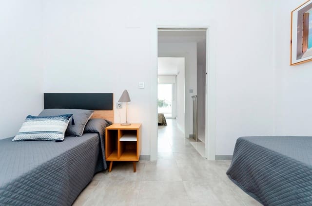 3 makuuhuone Huvila myytävänä paikassa El Chaparral - La Siesta - La Torreta, Torrevieja mukana uima-altaan - 369 000 € (Ref: 9409433)