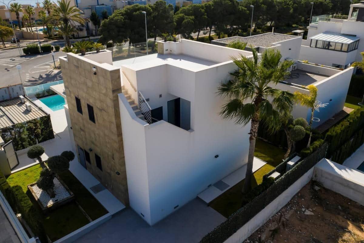 4 bedroom Villa for sale in Campoamor with pool garage - € 1,050,000 (Ref: 9409444)
