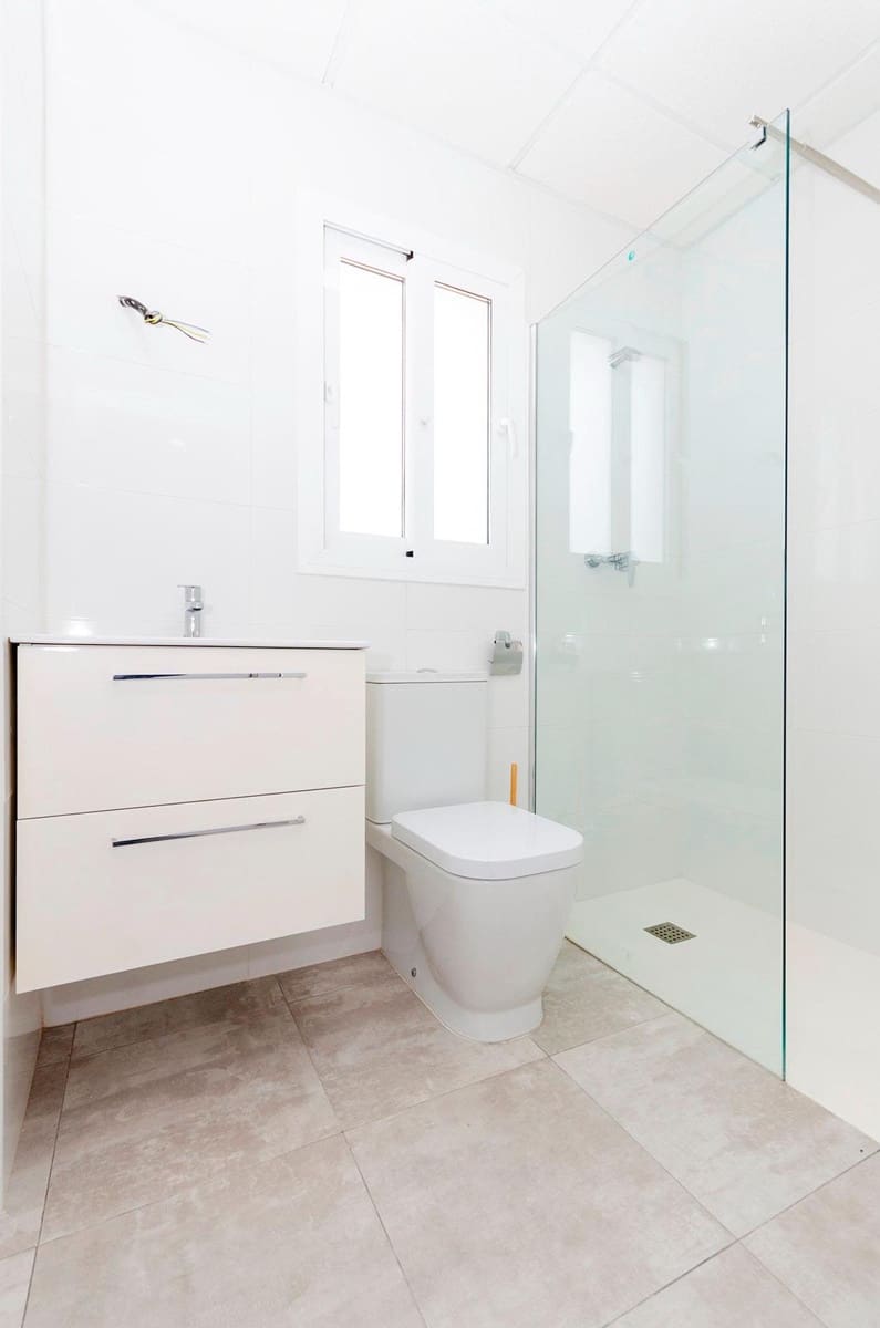 3 makuuhuone Huvila myytävänä paikassa Torrevieja mukana uima-altaan - 349 000 € (Ref: 9409447)