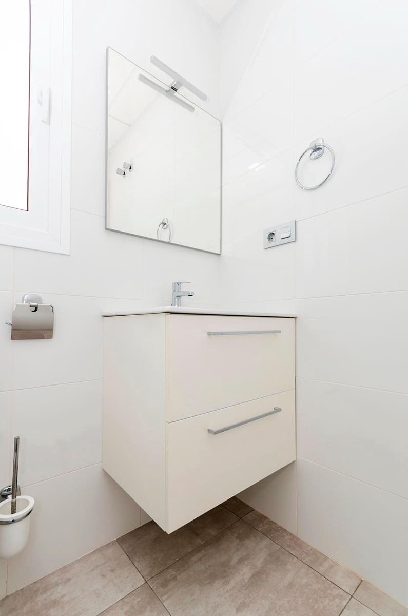 3 makuuhuone Huvila myytävänä paikassa Torrevieja mukana uima-altaan - 349 000 € (Ref: 9409447)