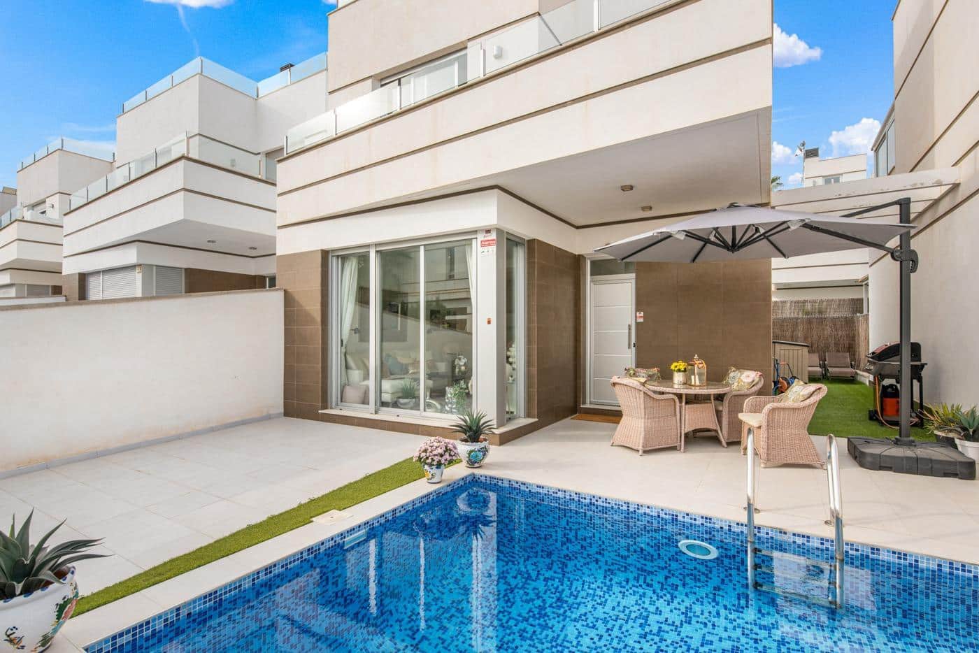 3 camera da letto Villa in vendita in Dona Pepa con piscina - 315.000 € (Rif: 9409470)