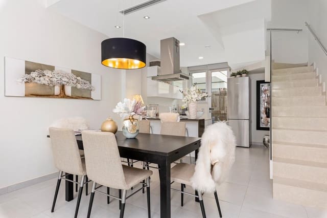 3 camera da letto Villa in vendita in Doña Pepa, Rojales con piscina - 315.000 € (Rif: 9409470)