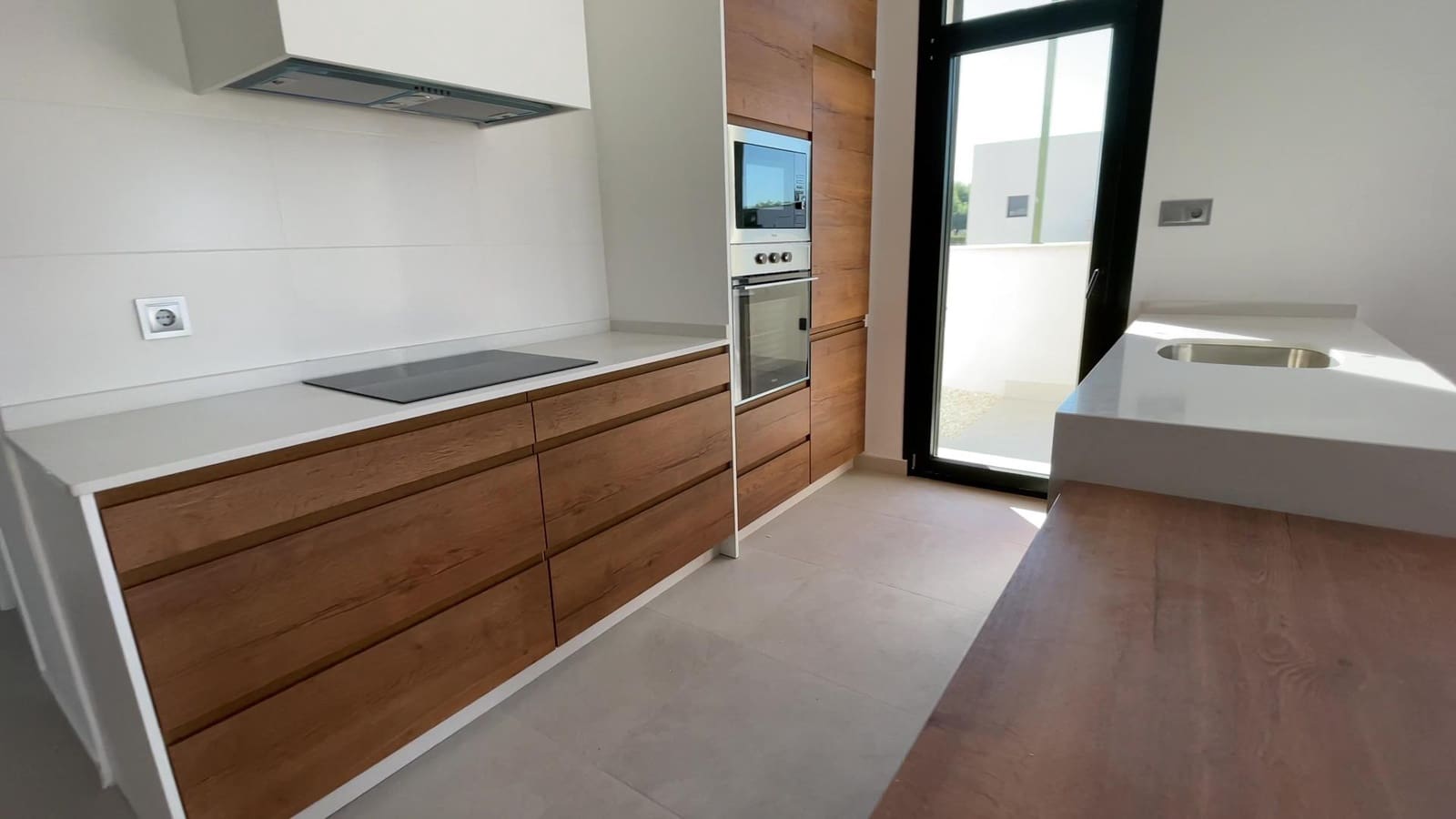 3 bedroom Villa for sale in Daya Nueva with pool - € 352,000 (Ref: 9409483)