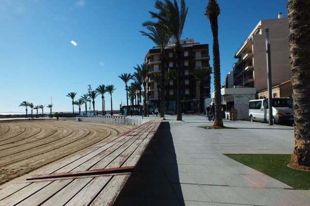 2 makuuhuone Asunto myytävänä paikassa Playa del Cura, Torrevieja mukana uima-altaan - 164 950 € (Ref: 9409493)
