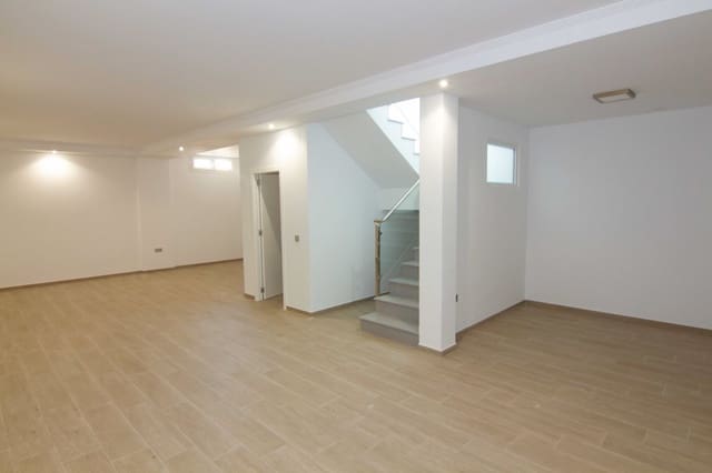 3 bedroom Villa for sale in Los Frutales, Torrevieja with pool - € 530,000 (Ref: 9409494)