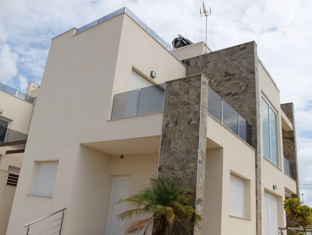 3 bedroom Villa for sale in Los Frutales, Torrevieja with pool - € 530,000 (Ref: 9409494)