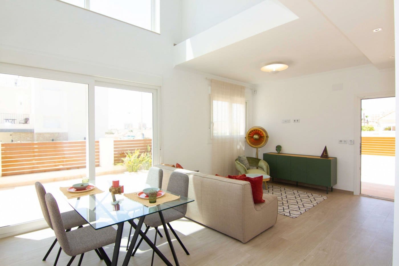 3 soverom Villa til salgs i Torrevieja med svømmebasseng - € 590 000 (Ref: 9409496)