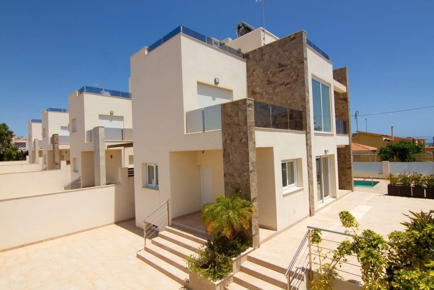 3 soverom Villa til salgs i Torrevieja med svømmebasseng - € 590 000 (Ref: 9409496)